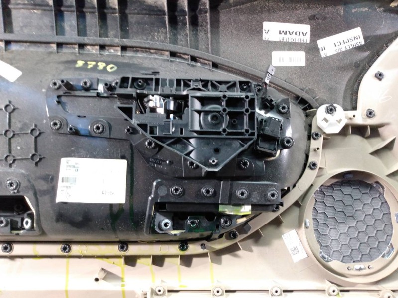 Recambio de guarnecido puerta delantera derecha para land rover evoque pure referencia OEM IAM   P2-B3-22