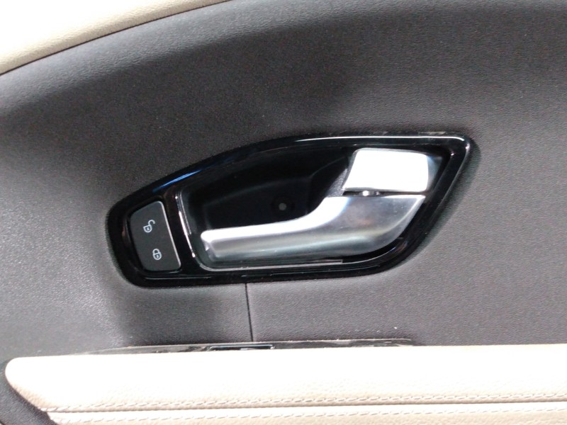 Recambio de guarnecido puerta delantera derecha para land rover evoque pure referencia OEM IAM   P2-B3-22