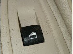 MANDO ELEVALUNAS DELANTERO DERECHO 