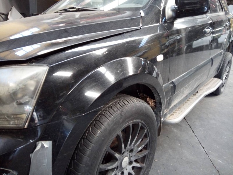 Recambio de aleta delantera izquierda para kia sorento 2.5 crdi ex referencia OEM IAM   