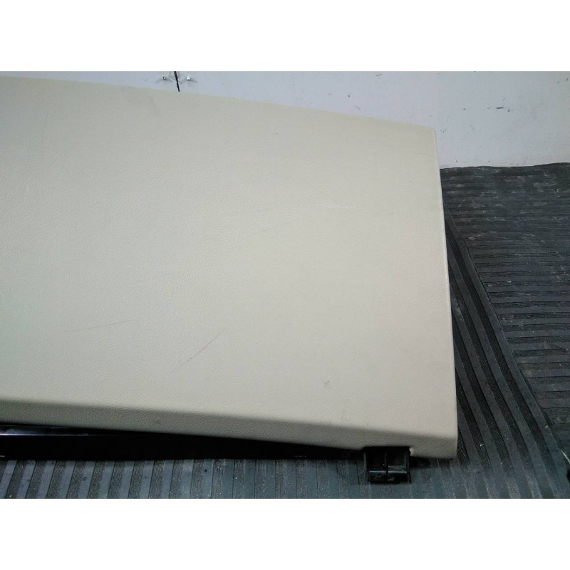 Recambio de guantera para land rover discovery v6 td se referencia OEM IAM LHD34183M  P2-A2-10