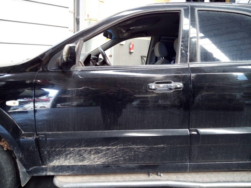 Recambio de puerta delantera izquierda para kia sorento 2.5 crdi ex referencia OEM IAM   
