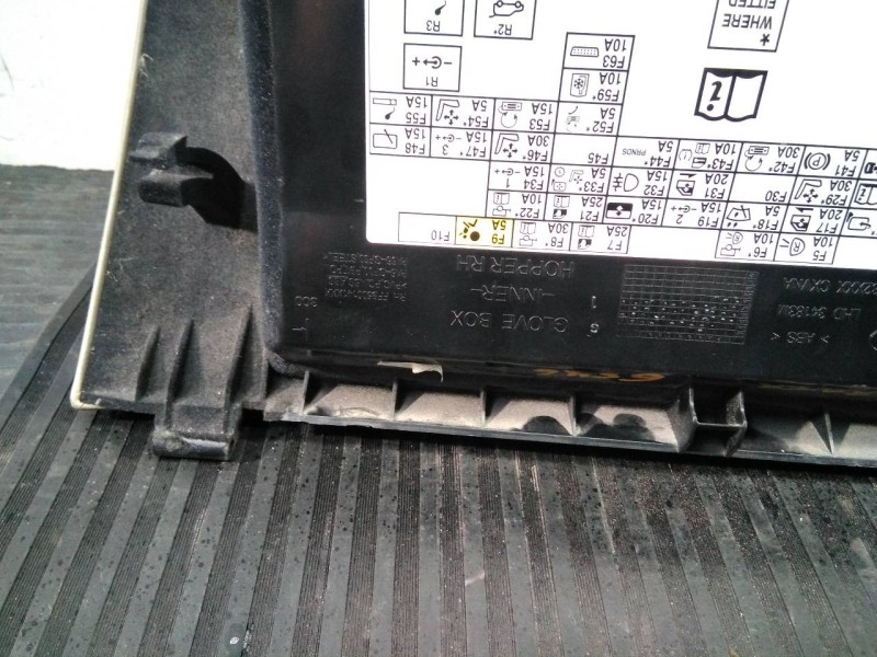 Recambio de guantera para land rover discovery v6 td se referencia OEM IAM LHD34183M  P2-A2-10