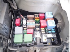 CAJA RELES / FUSIBLES 