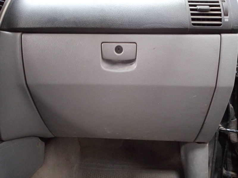 Recambio de guantera para kia sorento 2.5 crdi ex referencia OEM IAM   