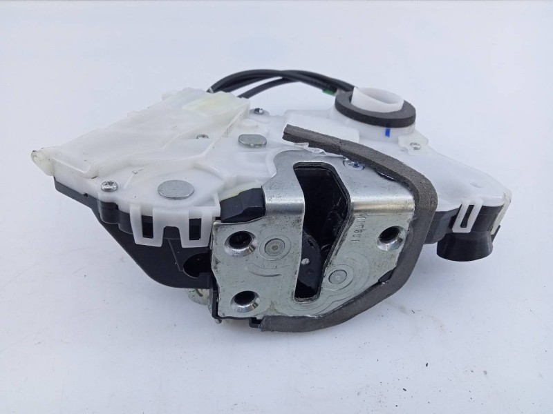 Recambio de cerradura puerta delantera derecha para toyota yaris hsd city referencia OEM IAM   E2-B4-20-1