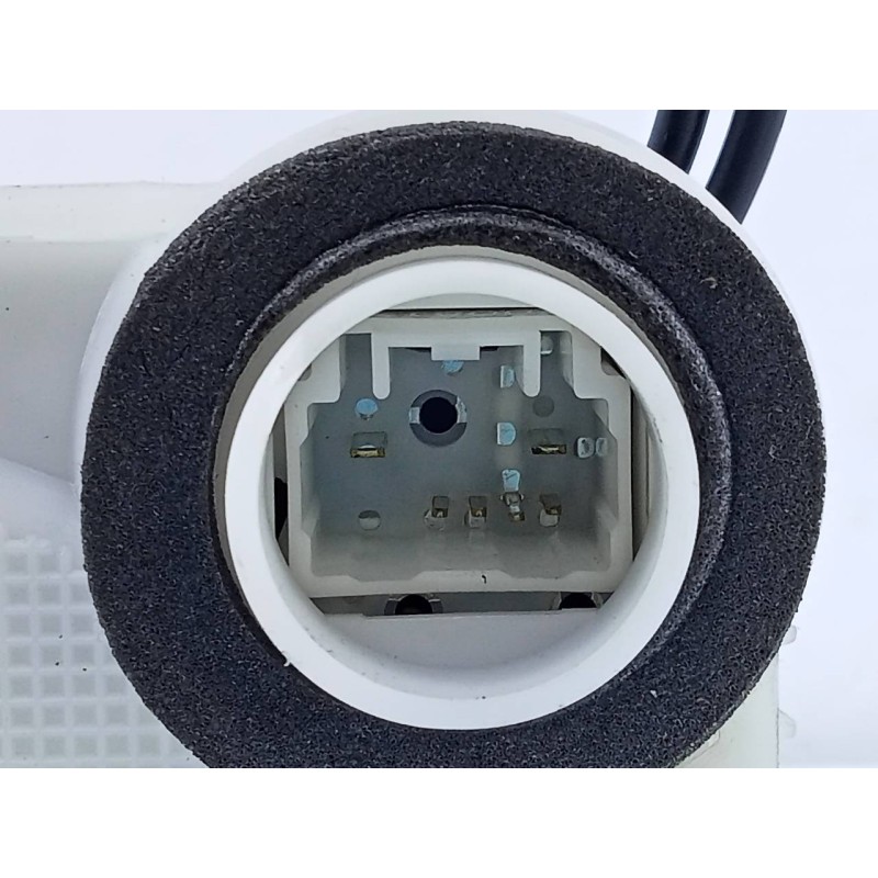 Recambio de cerradura puerta delantera derecha para toyota yaris hsd city referencia OEM IAM   E2-B4-20-1