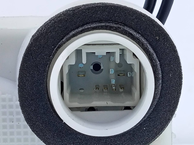 Recambio de cerradura puerta delantera derecha para toyota yaris hsd city referencia OEM IAM   E2-B4-20-1