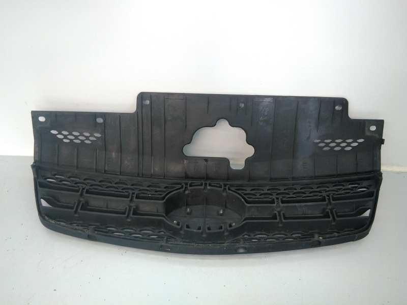 Recambio de rejilla delantera para kia rio 1.5 crdi active referencia OEM IAM 863611G210  