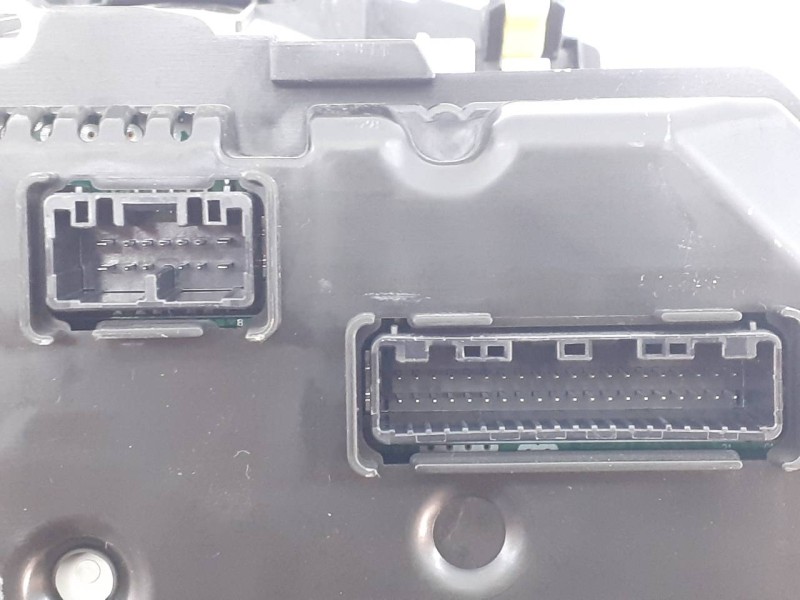 Recambio de cuadro instrumentos para toyota yaris hsd city referencia OEM IAM 838000DT70 MB1575507734 E3-B2-24-1