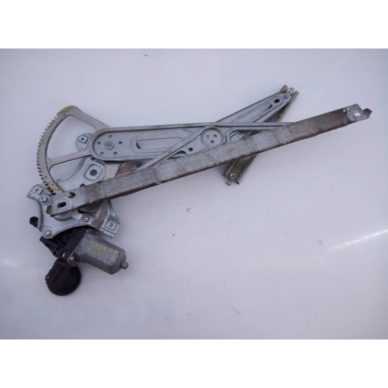 Recambio de elevalunas delantero derecho para toyota yaris hsd city referencia OEM IAM 857100D100  E2-B4-35-2