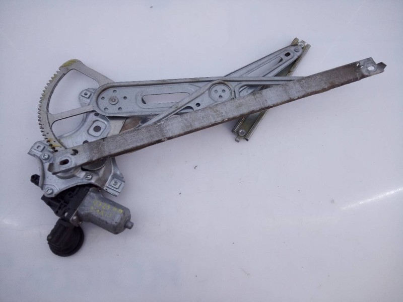 Recambio de elevalunas delantero derecho para toyota yaris hsd city referencia OEM IAM 857100D100  E2-B4-35-2