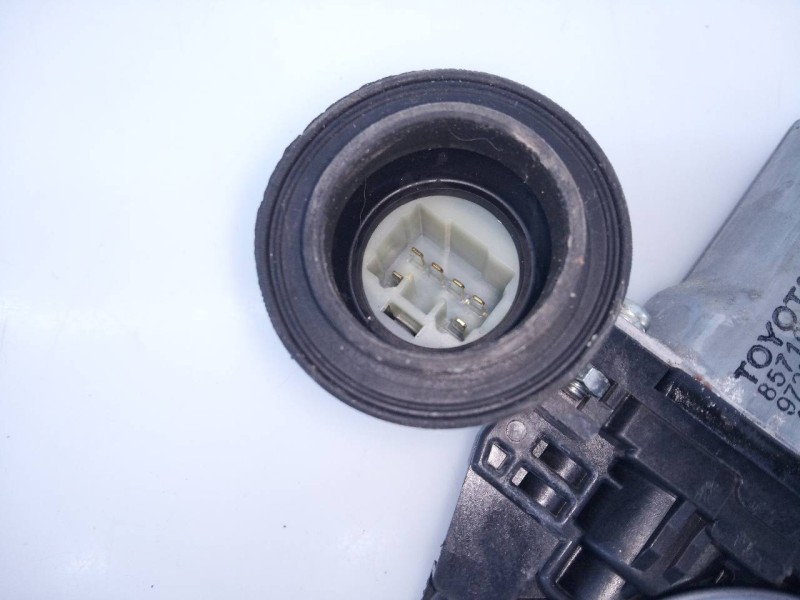 Recambio de elevalunas delantero derecho para toyota yaris hsd city referencia OEM IAM 857100D100  E2-B4-35-2