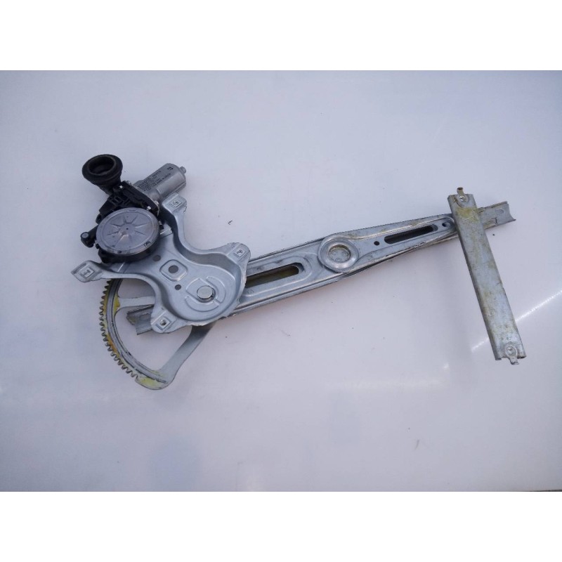 Recambio de elevalunas delantero derecho para toyota yaris hsd city referencia OEM IAM 857100D100  E2-B4-35-2