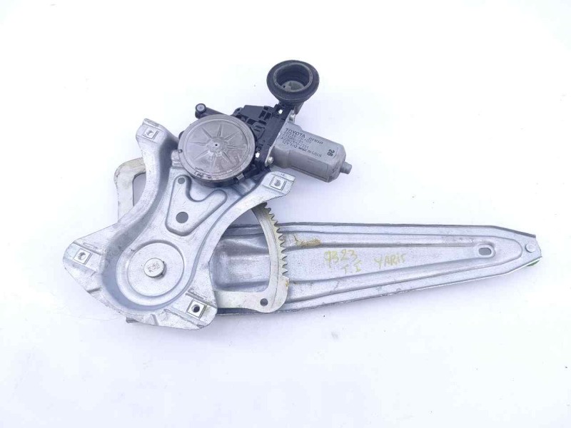 Recambio de elevalunas trasero izquierdo para toyota yaris hsd city referencia OEM IAM 857100D100  E2-B4-55-1