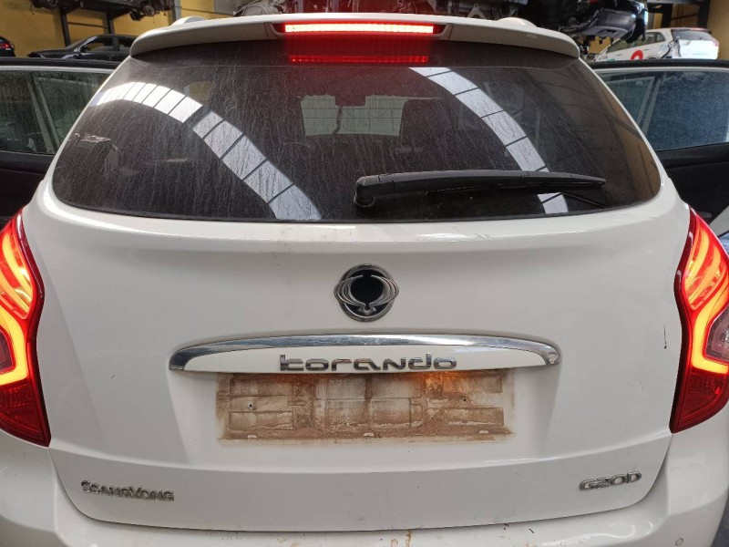 Recambio de porton trasero para ssangyong korando crystal referencia OEM IAM   