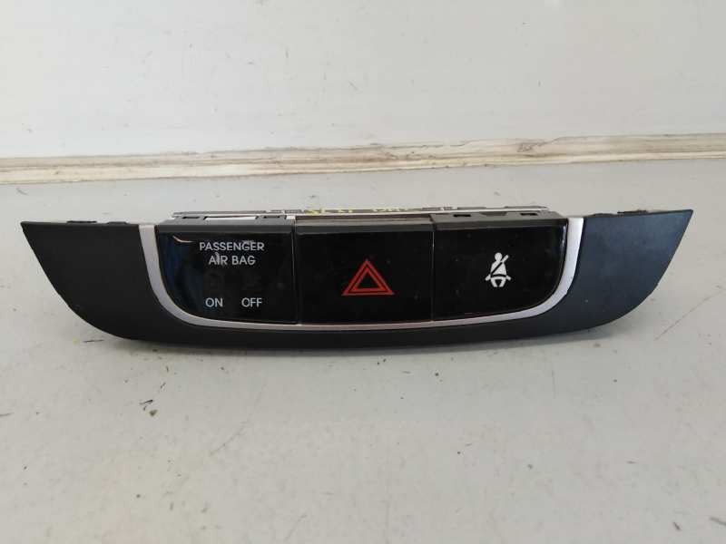 Recambio de warning para hyundai ix35 style awd referencia OEM IAM 847402S350TAN  E3-A3-43-1