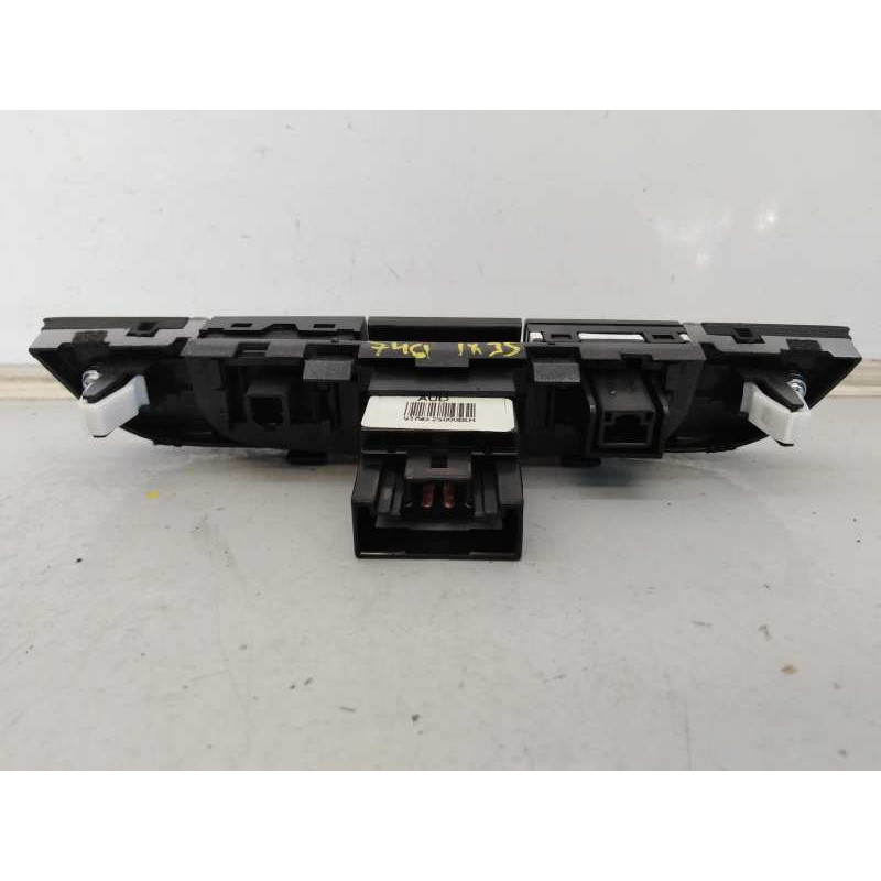 Recambio de warning para hyundai ix35 style awd referencia OEM IAM 847402S350TAN  E3-A3-43-1