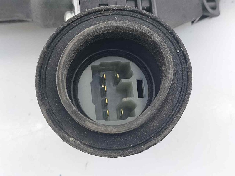 Recambio de elevalunas trasero izquierdo para toyota yaris hsd city referencia OEM IAM 857100D100  E2-B4-55-1