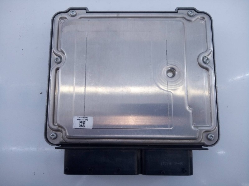 Recambio de centralita motor uce para opel insignia sports tourer cosmo referencia OEM IAM 55576906  E3-A5-23-4