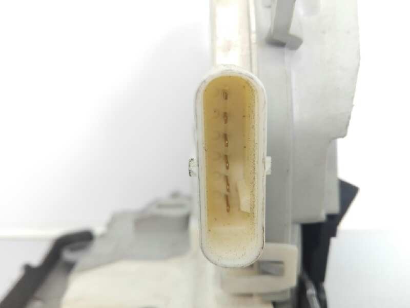 Recambio de cerradura puerta trasera derecha para audi a4 ber. (b8) basis referencia OEM IAM 8K0839016C  E1-B6-48-1