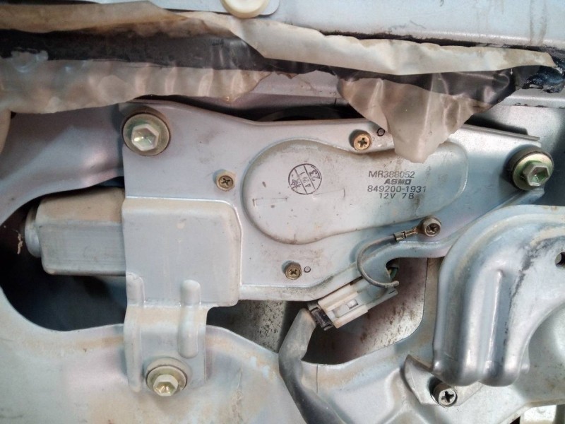 Recambio de motor limpia trasero para mitsubishi montero (v60/v70) 3.2 di-d gls (3-ptas.) referencia OEM IAM MR388052 8492001931