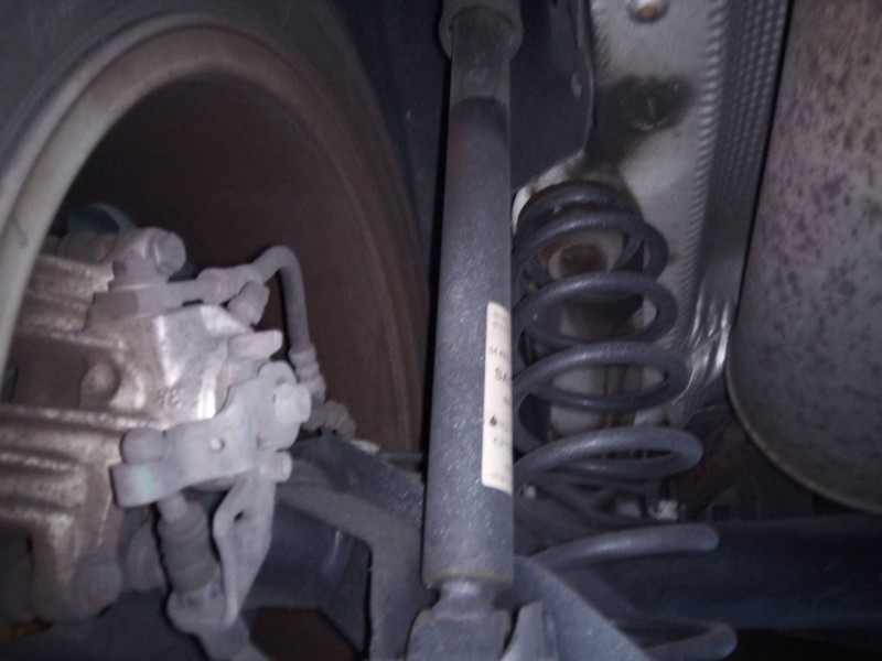 Recambio de amortiguador trasero izquierdo para volkswagen polo (6c1) comfortline bluemotion referencia OEM IAM 6C0513025AH  