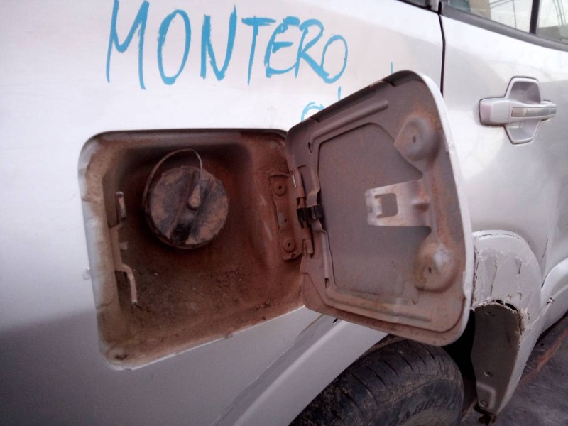 Recambio de tapa exterior combustible para mitsubishi montero (v60/v70) 3.2 di-d gls kaiteki (5-ptas.) referencia OEM IAM   