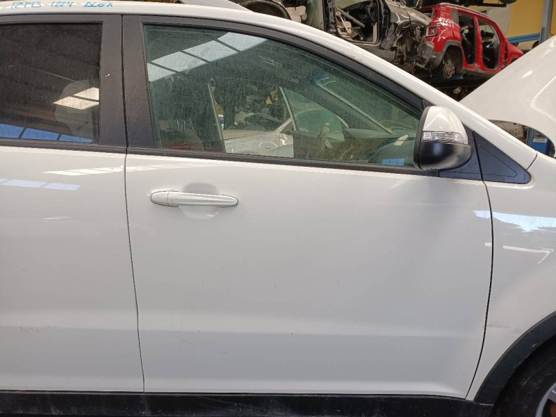 Recambio de puerta delantera derecha para ssangyong korando crystal referencia OEM IAM   