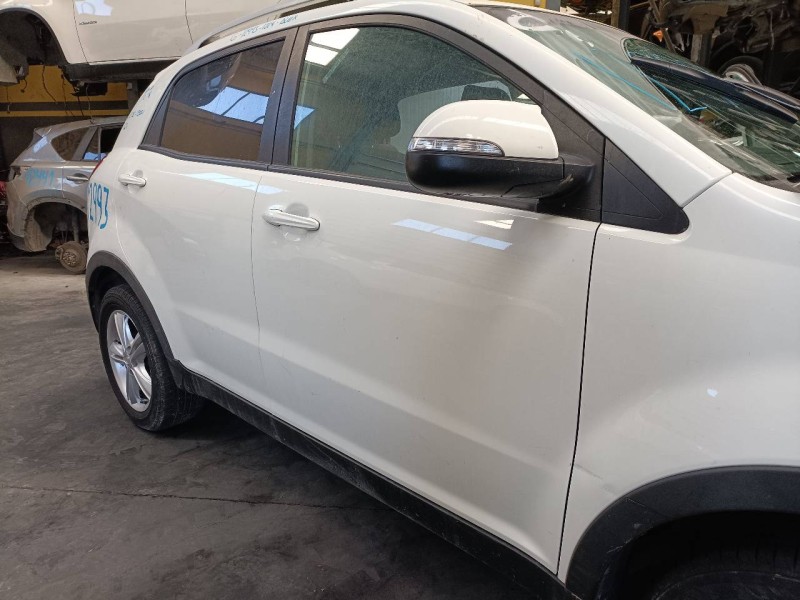 Recambio de puerta delantera derecha para ssangyong korando crystal referencia OEM IAM   