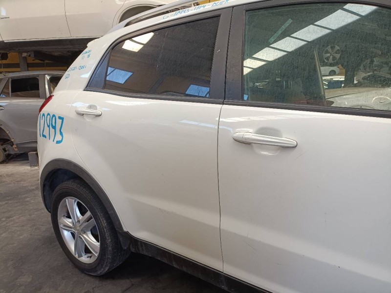 Recambio de puerta trasera derecha para ssangyong korando crystal referencia OEM IAM   