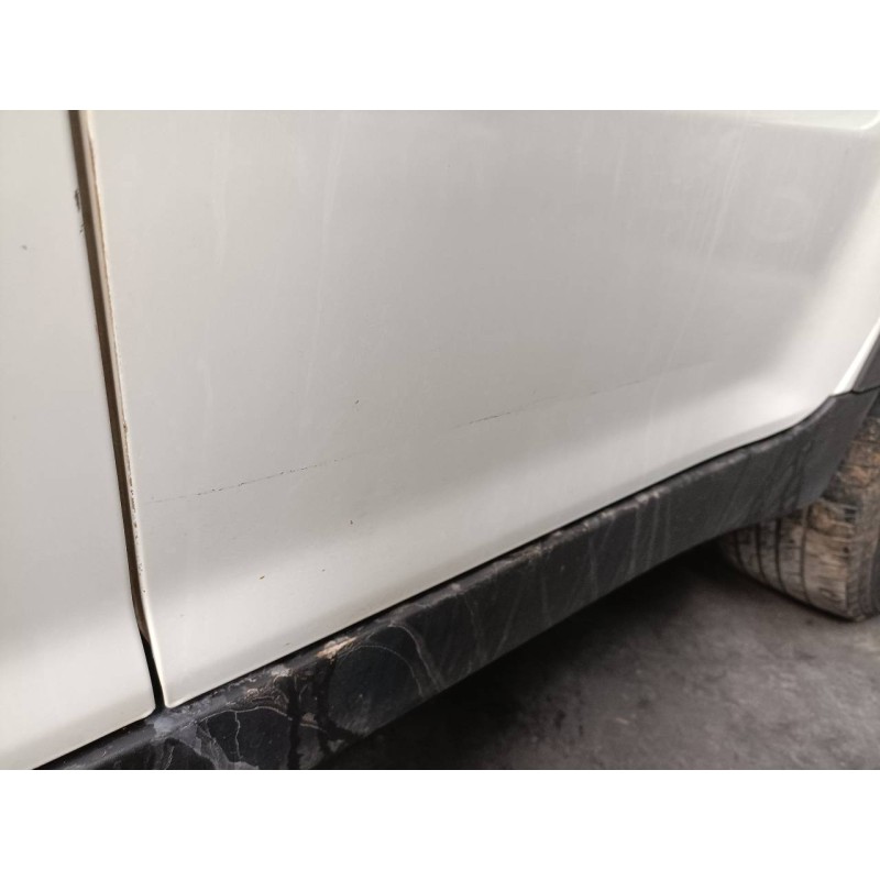 Recambio de puerta trasera izquierda para ssangyong korando crystal referencia OEM IAM   