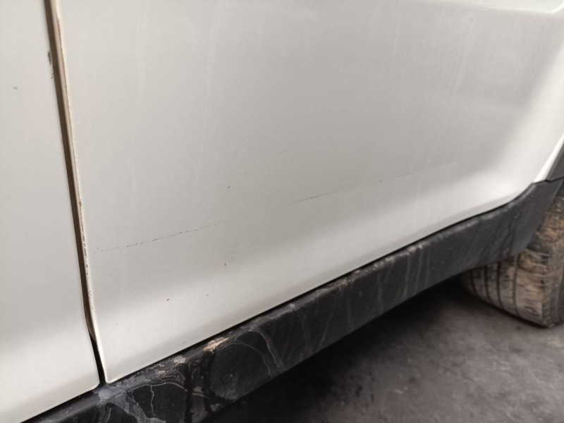 Recambio de puerta trasera izquierda para ssangyong korando crystal referencia OEM IAM   