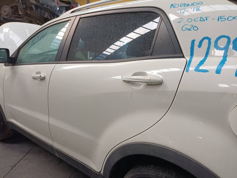 Recambio de puerta trasera izquierda para ssangyong korando crystal referencia OEM IAM   
