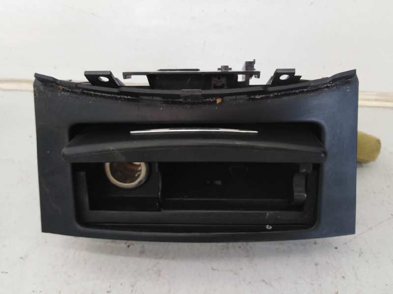 Recambio de cenicero para infiniti fx fx30d s referencia OEM IAM   
