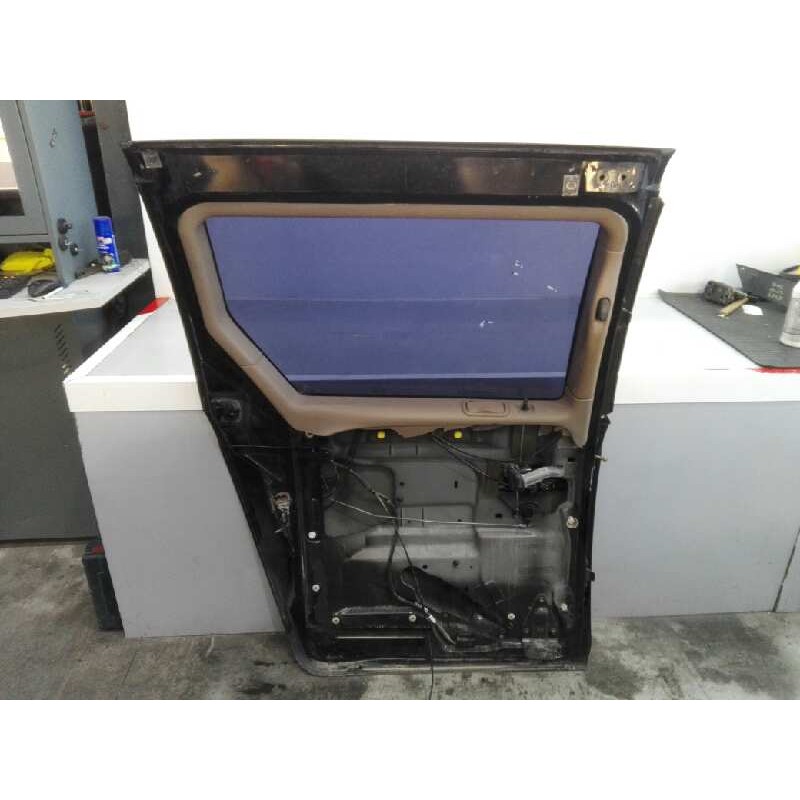 Recambio de puerta lateral corredera izquierda para chrysler voyager (rg) referencia OEM IAM   