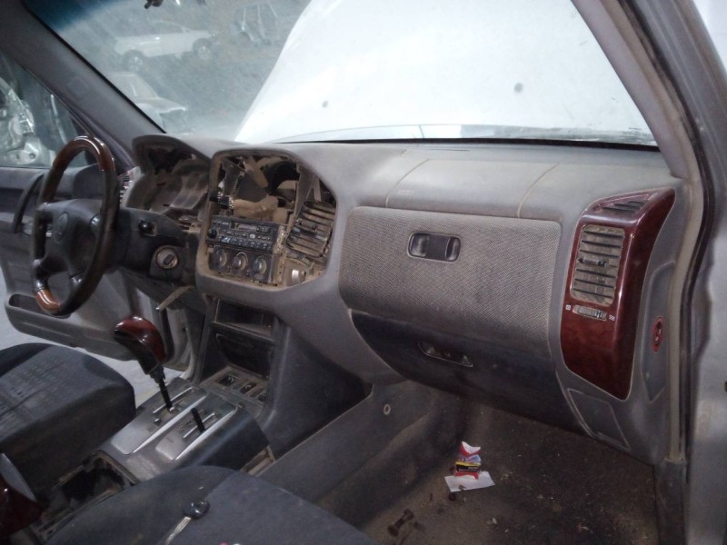 Recambio de salpicadero para mitsubishi montero (v60/v70) 3.2 di-d gls kaiteki (5-ptas.) referencia OEM IAM   