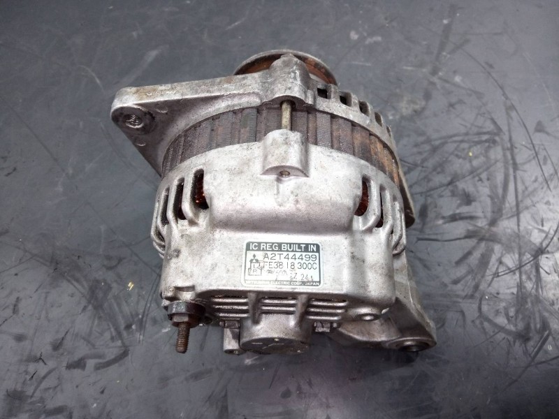 Recambio de alternador para suzuki grand vitara 5 puertas sq (ft) 2.0 td referencia OEM IAM A2T44499 FE3818300C P3-B6-8-5