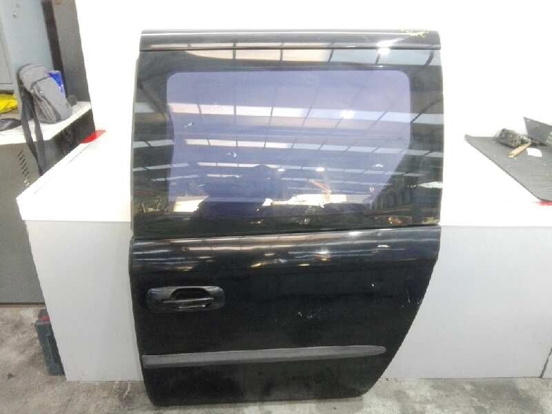 Recambio de puerta lateral corredera izquierda para chrysler voyager (rg) referencia OEM IAM   