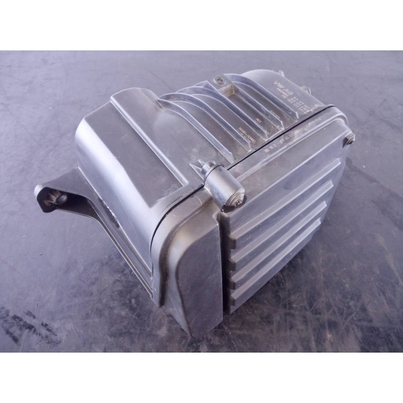 Recambio de filtro aire para volkswagen golf v berlina (1k1) trendline referencia OEM IAM 1K0129607AQ  P2-B3-18