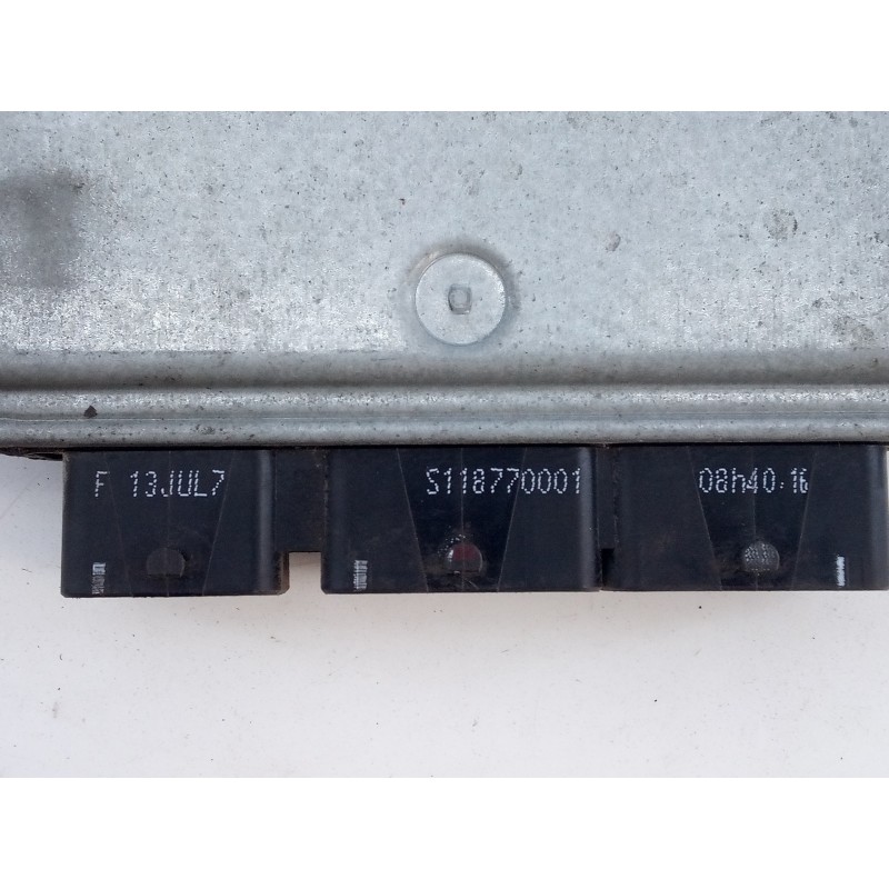 Recambio de centralita motor uce para renault scenic ii confort authentique referencia OEM IAM 8200804775 8200807626 E2-A3-13-2