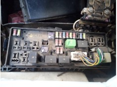 CAJA RELES / FUSIBLES 