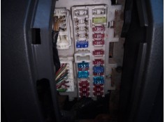 CAJA RELES / FUSIBLES 