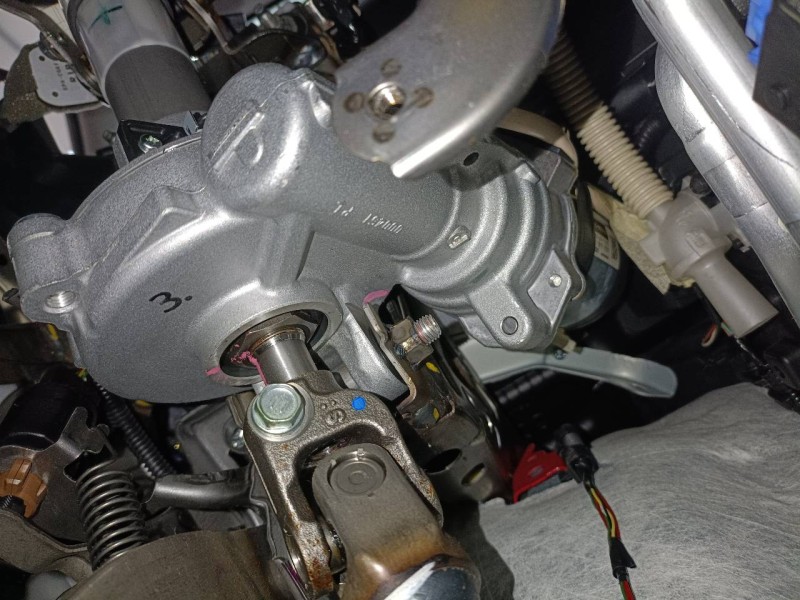 Recambio de columna direccion para toyota yaris hybrid active referencia OEM IAM   