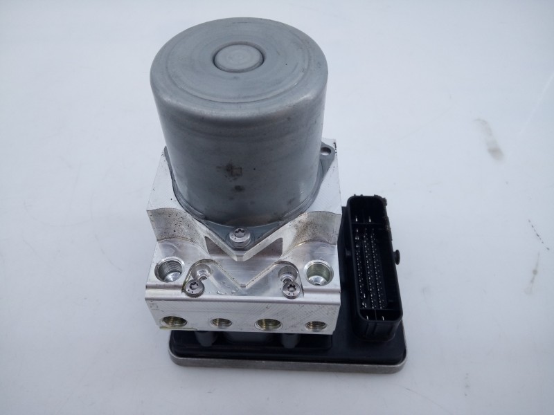 Recambio de abs para bmw serie 5 berlina (g30) 520d sport line referencia OEM IAM 3451689227801 3452689227701 P3-A8-5-2