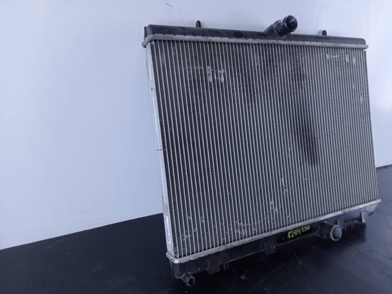 Recambio de radiador agua para citroën c4 grand picasso exclusive referencia OEM IAM 9682477580 B3700006 P2-A6-13