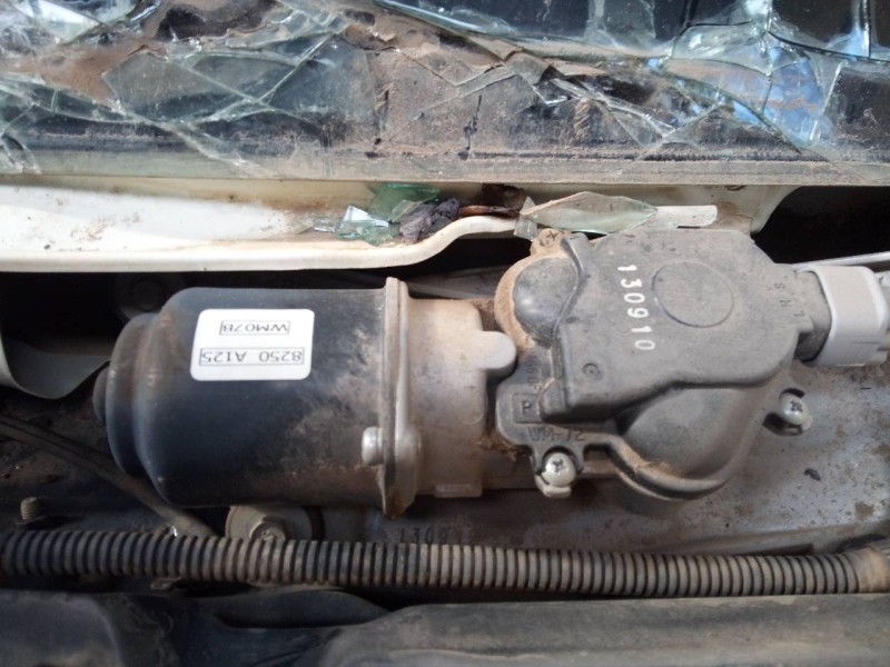 Recambio de motor limpia delantero para mitsubishi l 200 (ka0/kb0) inform club cab 4wd referencia OEM IAM 8250A125  