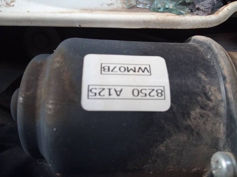 Recambio de motor limpia delantero para mitsubishi l 200 (ka0/kb0) inform club cab 4wd referencia OEM IAM 8250A125  