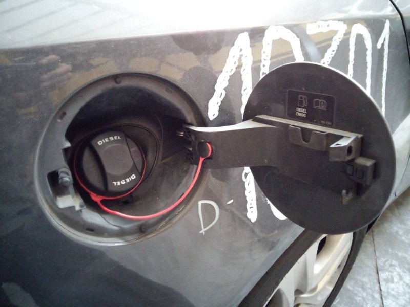 Recambio de tapa exterior combustible para opel insignia berlina excellence referencia OEM IAM   