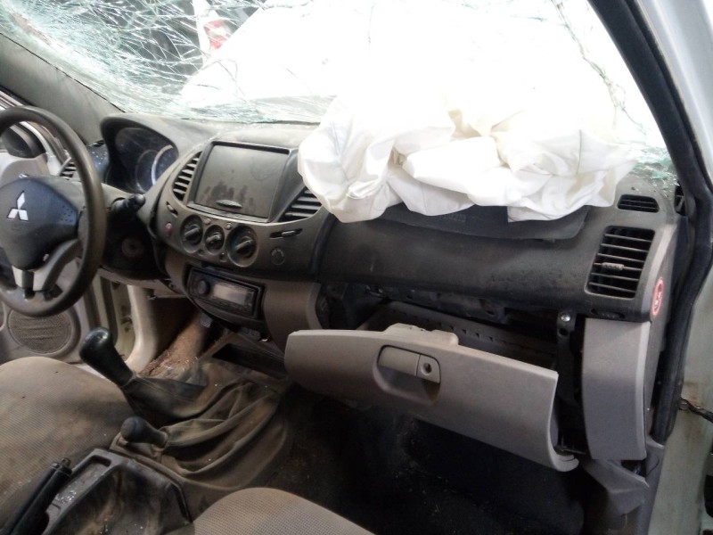 Recambio de salpicadero para mitsubishi l 200 (ka0/kb0) inform club cab 4wd referencia OEM IAM   